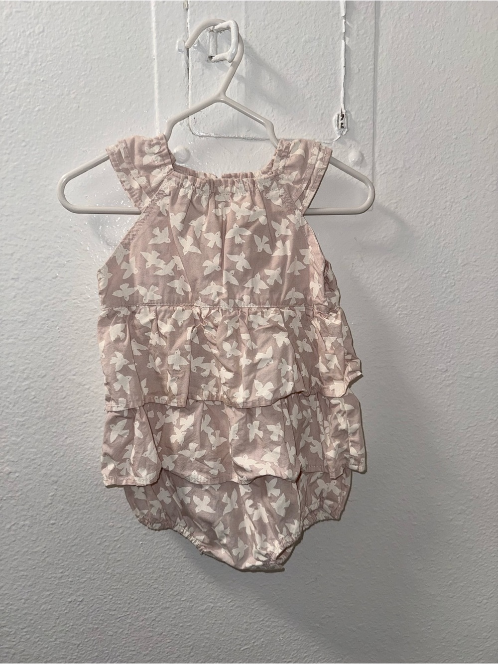 Stella McCartney Baby Girl Pink Dove Bird Ruffle Romper 6m